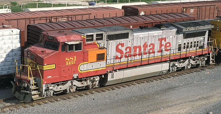 BNSF 881 C40 8W.jpg